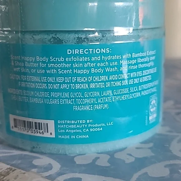 NIP Scent Happy 10 oz Body Scrub Coconut Coast - Picture 3 of 3